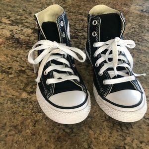 Black high top converse
